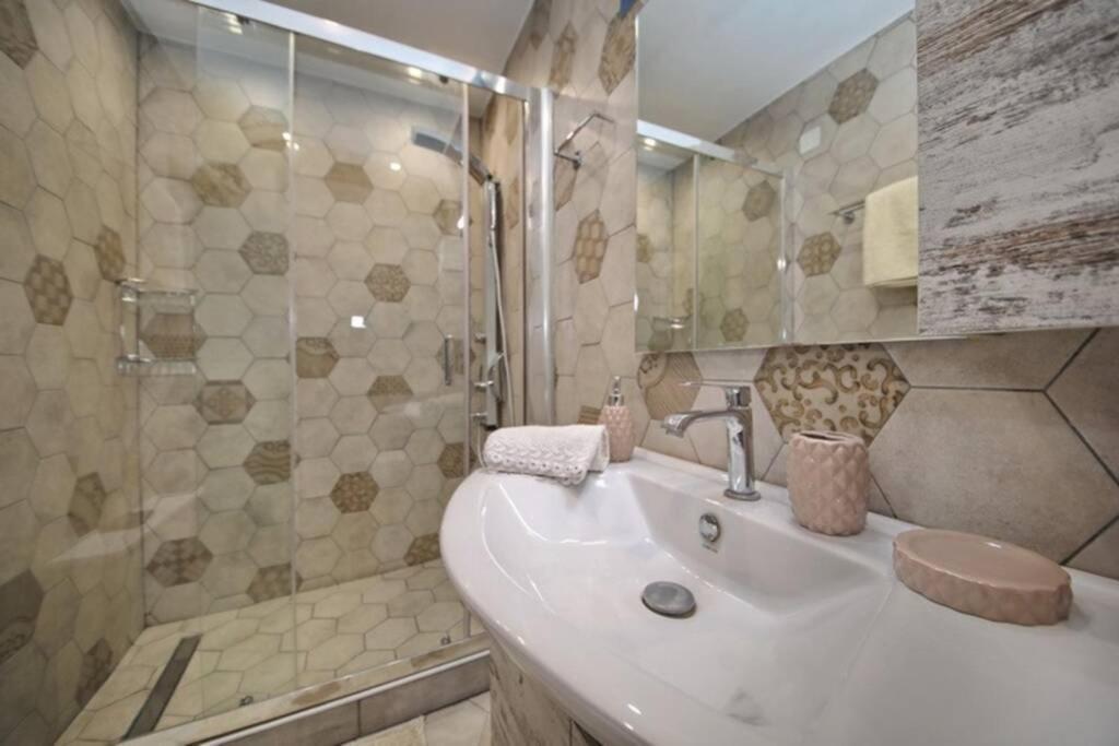Philoxenia Guest House สโกเปลอสทาวน์ ภายนอก รูปภาพ