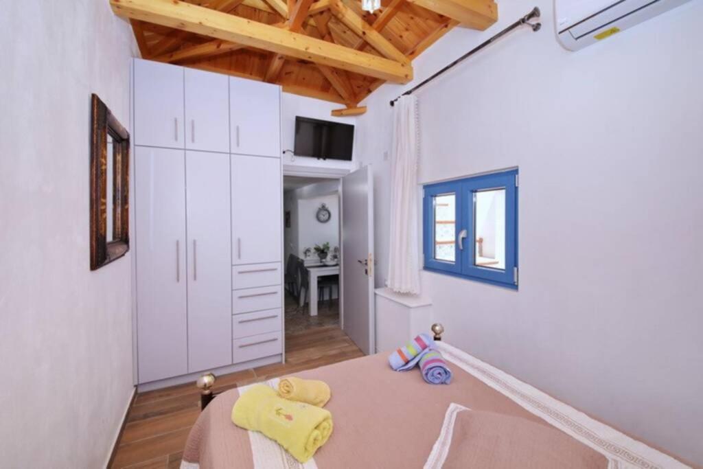 Philoxenia Guest House สโกเปลอสทาวน์ ภายนอก รูปภาพ