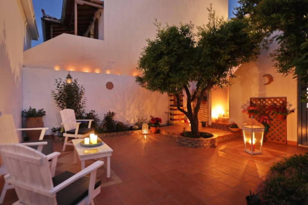 Philoxenia Guest House สโกเปลอสทาวน์ ภายนอก รูปภาพ